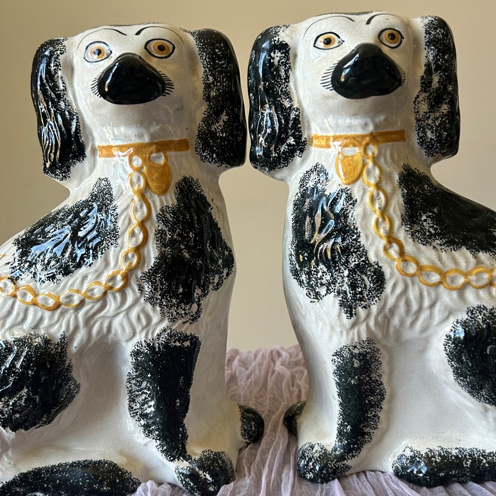 Pair Antique 19th Century Staffordshire Comforter Spaniels Dogs